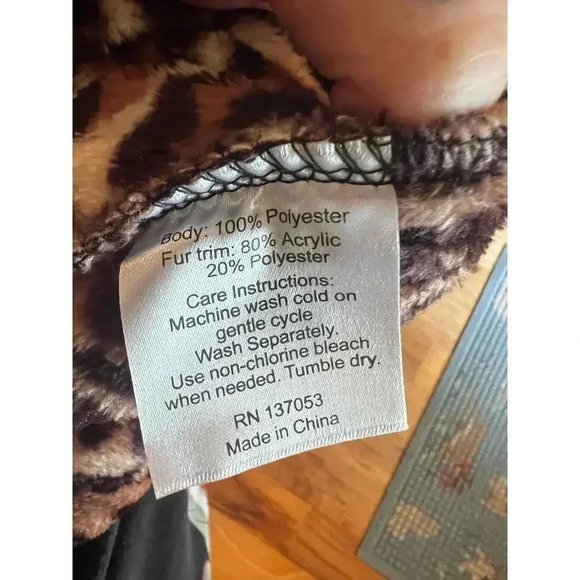 alcove s/m animal print robe with tie - Picture 8 of 8